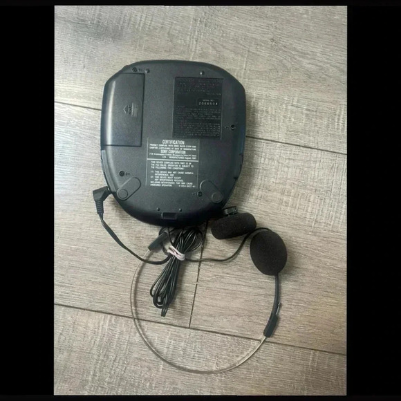 Sony - Discman D-151 - Digital Mega Bass Portable CD Player *TESTED - Picture 3 of 4